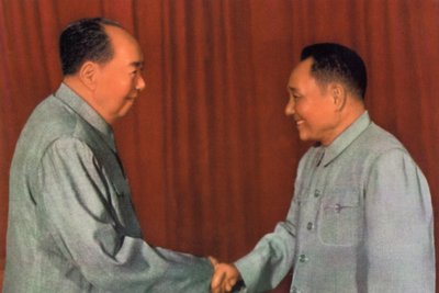 Mao Zedong og Deng Xiaoping, kinesiske kommunistledere, ca 1960-tallet av Unbekannt