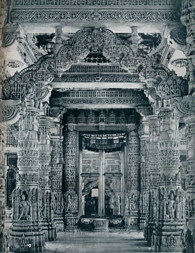 Marmorskulptur ved inngangen til et Jain-tempel ved Dilwara, Abu-fjellet, c1100. av Unbekannt