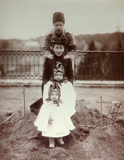 Medlemmer av familien til hertug Fjodor Uvarov på landet deres, Porechye, Russland, 1880-tallet av Unbekannt