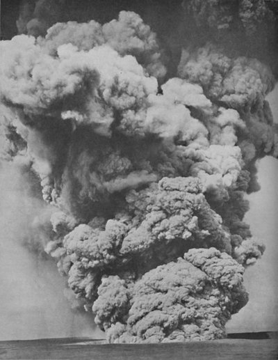 Mephitic Cloud rapet frem fra munningen av Kilauea, c1935 av Unbekannt