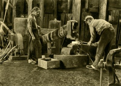 Metallarbeidere, Steiermark, Østerrike, c1935. av Unbekannt