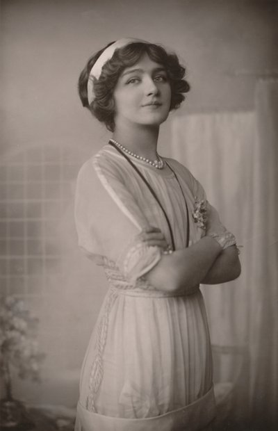 Frøken Lily Elsie, 1886-1962, som Alice in the Dollar Princess., c1930. av Unbekannt