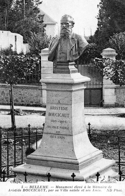 Monument til Aristide Boucicaut utenfor hjemmet hans i hjembyen Bellême, Frankrike (litho) av Unbekannt