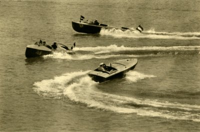 Motorbåtkappløp, Wörthersee, Kärnten, Østerrike, c1935. av Unbekannt