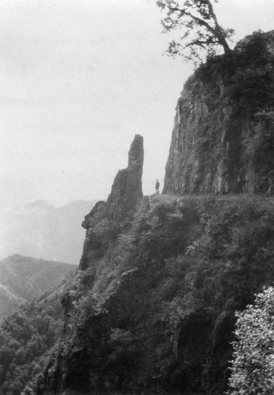 Fjell mellom kalsi og Chakrata, India, 1917 av Unbekannt