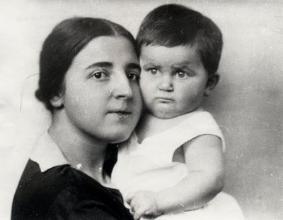 Nadezhda Alliluyeva, andre kone til Josef Stalin, og deres datter Svetlana Alliluyeva, 1927 av Unbekannt