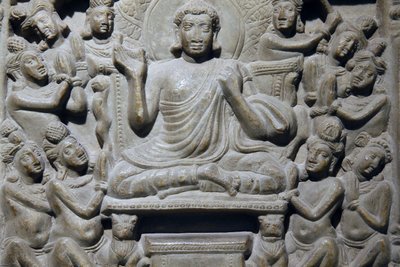 Nasjonalmuseet i India, Delhi. Ayaga-frise som skildrer scener fra Buddhas liv og fra Jakatas. Ikshvaku, 3. århundre e.Kr. Nagarjunakonda, Andhra Pradesh. Gråaktig kalkstein. Detalj. India. av Unbekannt