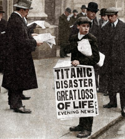 Avisgutt med nyheter om Titanic-katastrofen, 14. april 1912 av Unbekannt