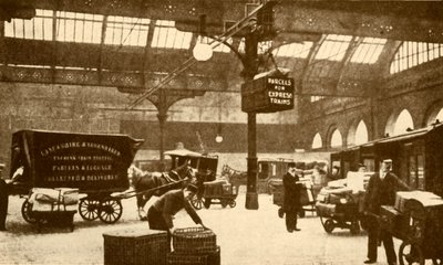 Overhead elektrisk pakkebærer, Victoria Station, Manchester, 1930. av Unbekannt