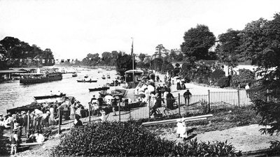 Parkers Ferry, Surbiton, 1909 av Unbekannt