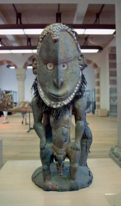 Polynesisk gudestatue av Unbekannt