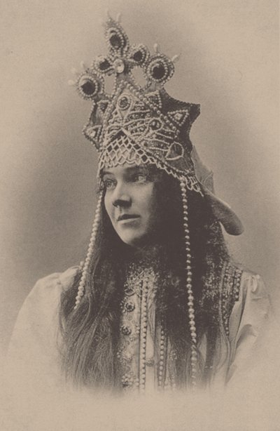 Portrett av Nadezhda Ivanovna Zabela-Vrubel 1868-1913 med Marfa i operaen Tsarens brud, 1899 av Unbekannt