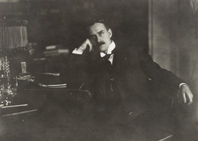 Portrett av Thomas Mann 1875-1955, ca. 1910. av Unbekannt