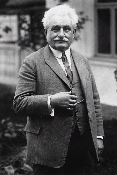 Portrett av komponisten Leos Janacek 1854-1928. av Unbekannt