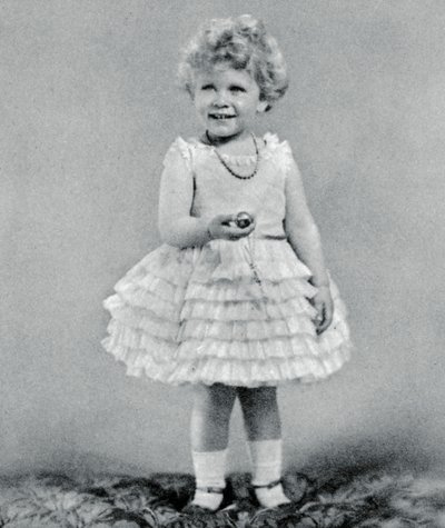 Prinsesse Elizabeth var to år gammel i 1928, 1937 av Unbekannt