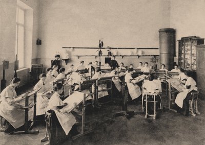 Elever ved Smolny Institute for Noble Maidens på en maletime, 1889 av Unbekannt