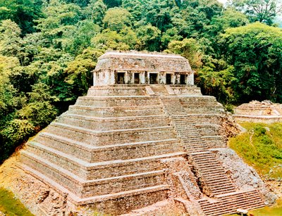 Pyramid and Temple-of-the-Inscriptions, Palenque, Mexico, 700-tallet av Unbekannt