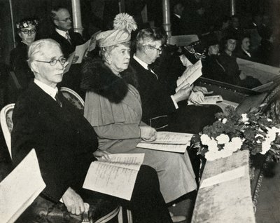 Queen Mary på Thanksgiving for Victory-konserten, Royal Albert Hall, 1945, 1951. av Unbekannt