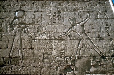 Rameses III slo fiendene sine før Amun-Ra, liktempelet, Medinet Habu, Egypt, c1100-tallet f.Kr. av Unbekannt