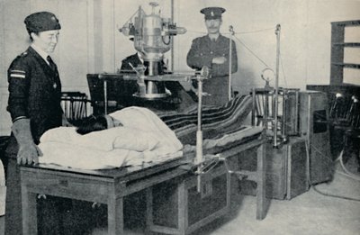 Stråler som avslører kroppens hemmelige fordypninger, c1935 av Unbekannt
