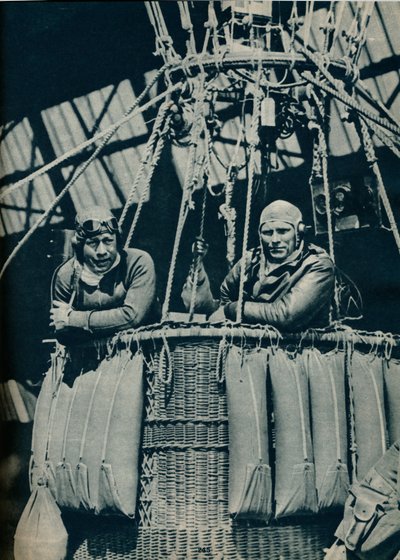 Klar til å teste instrumenter for bruk i forsøket på ordene høyderekord i 1935 c1937 av Unbekannt