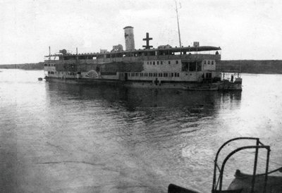 Røde Kors elvebåt som går oppover Tigris-elven, Mesopotamia, WWI, 1918 av Unbekannt