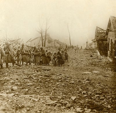 Hjelpeinfanteri ved angrepet av Douaumont, Nord-Frankrike, 1916 av Unbekannt