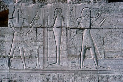 Relieff som viser Rameses II før Ptah, The Ramesseum, Temple of Rameses II, Luxor, Egypt, c1250 f.Kr. av Unbekannt