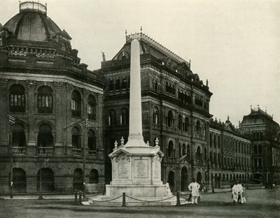 Replika av Holwell-monumentet reist av Lord Curzon, 1925. av Unbekannt