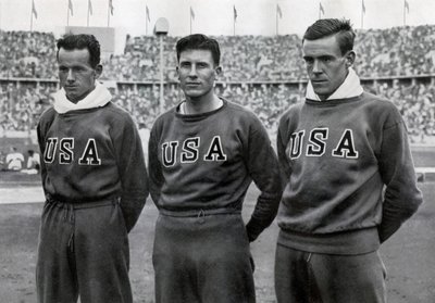 Robert Clark, Glenn Morris, John Parker, amerikanske tikamper, OL i Berlin, 1936 av Unbekannt