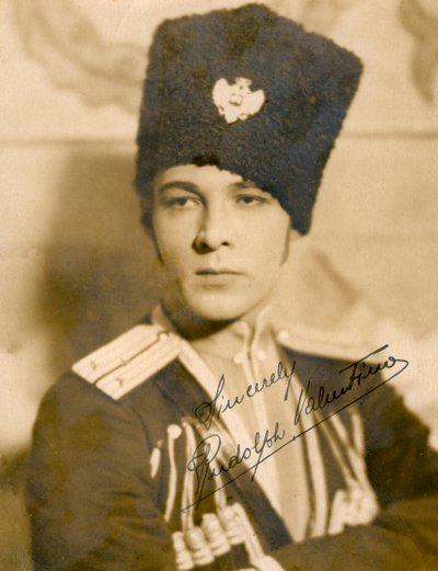 Rudolph Valentino 1895-1926, italiensk skuespiller, ca 1920-tallet av Unbekannt