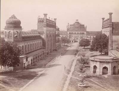 Rumi Darwaza og inngangsporten til Bara Imambara igjen med 