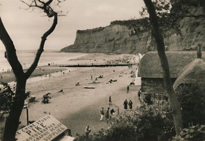 Sands and Old Shanklin Head, Shanklin, I.W., c1920. av Unbekannt