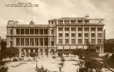Santiago de Cuba - San Carlos Society og Casa Granda Hotel, ca 1920-tallet. av Unbekannt