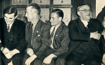 Skipskamerater i land. John G. Winant, Ernest Bevin, med kjøpmann, 1942 av Unbekannt