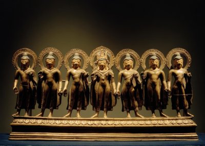 Syv Buddhaer / Skulptur, 1000-tallet av Unbekannt