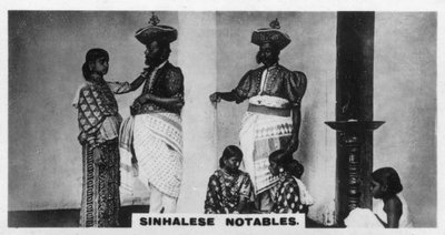 Singalesiske notabiliteter, Ceylon, c1925 av Unbekannt