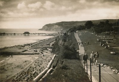Small Hope Bay og Shanklin Pier, I.W., fra Cliff Walk, c1920. av Unbekannt