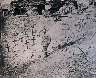 Soldat blant trekors, c1914-c1918 av Unbekannt