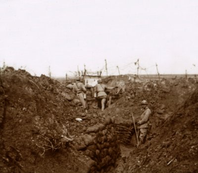 Soldater i skyttergravene, Massiges, Nord-Frankrike, c1914-c1918 av Unbekannt