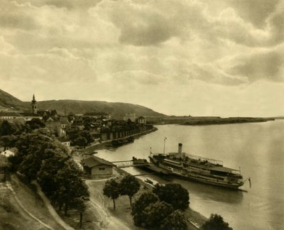 Dampbåt på Donau ved Hainburg, Niederösterreich, c1935. av Unbekannt