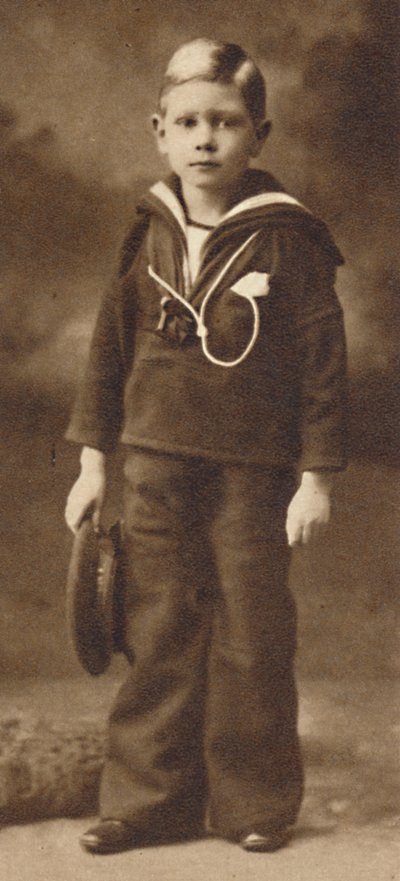 Still-matros-suited - Prins Albert i en alder av seks år, c1901 1937 av Unbekannt