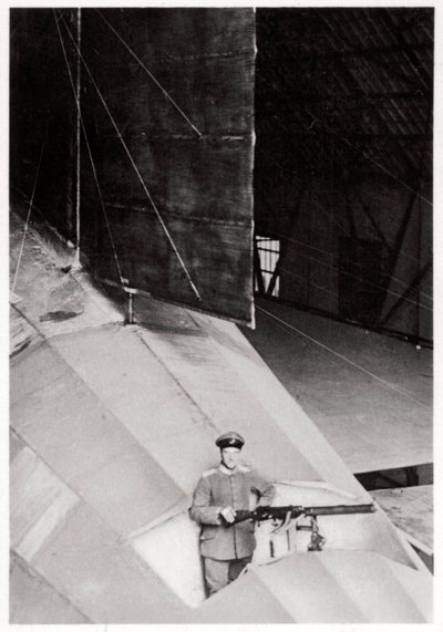 Haleskytter av et tysk Zeppelin-luftskip, første verdenskrig, 1914-1918 1933 av Unbekannt