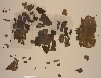Taqueté-fragmenter med bevingede løver i rundeller, 899-1160. av Unbekannt