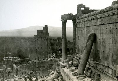Bacchus-tempelet, Baalbek, Libanon, c1920-c1930s av Unbekannt