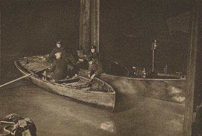 Thames-politiet på nattpatruljen som vokter elvens sikkerhet, c1935. av Unbekannt