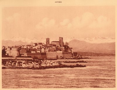 Alpsryggen og Antibes, 1930. av Unbekannt