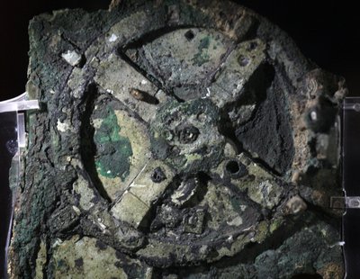 Antikythera-mekanismen, 205 f.Kr av Unbekannt