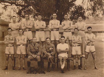 Bataljonsbokselaget til den første bataljonen, The Queens Own Royal West Kent Regiment. Poona, I av Unbekannt
