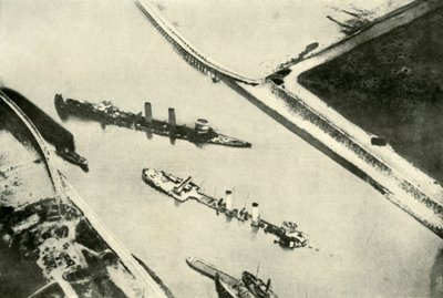Blokkeringen av Zeebrugge havn, 1919. av Unbekannt